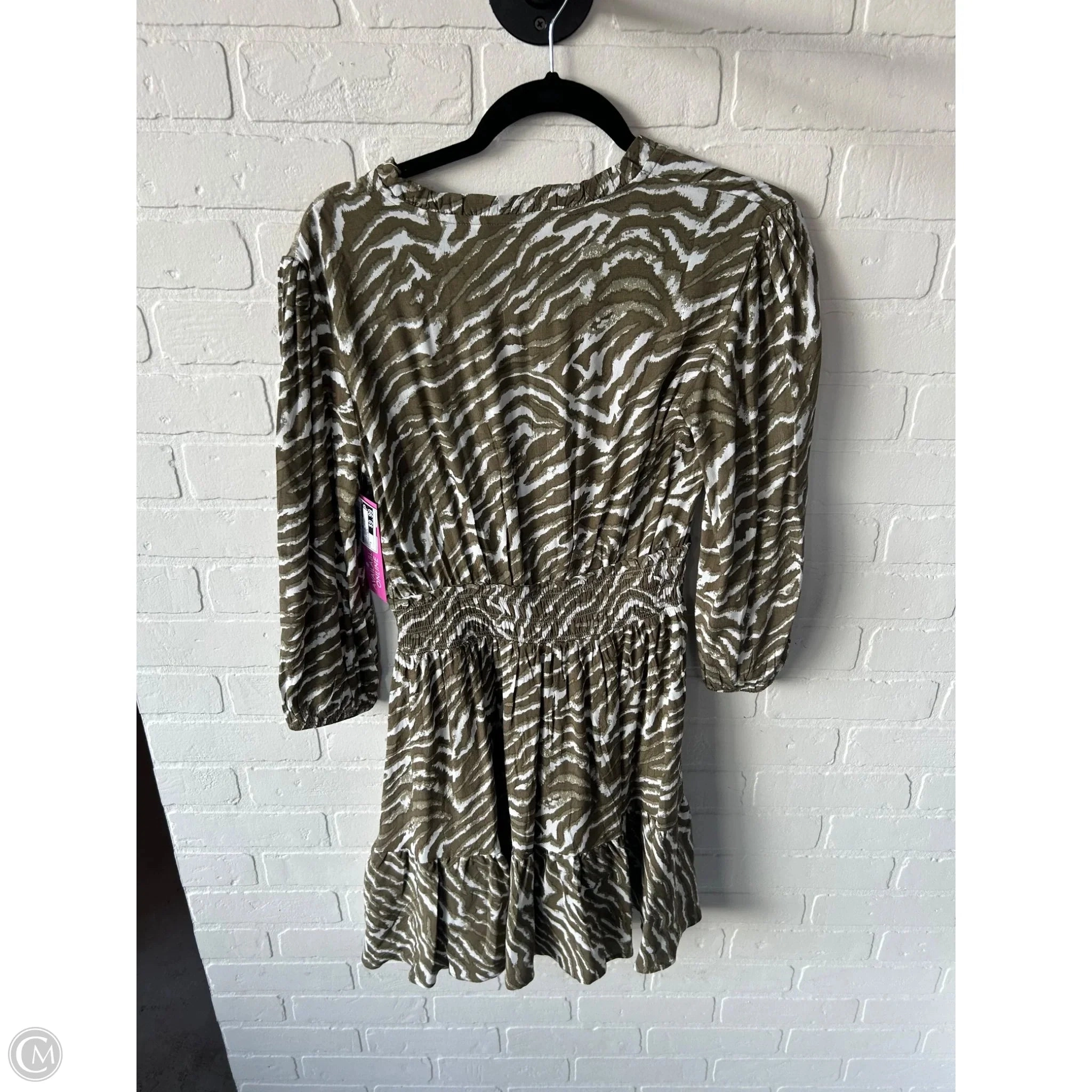 Dress Casual Short By Clothes Mentor In Green & White, Size: S